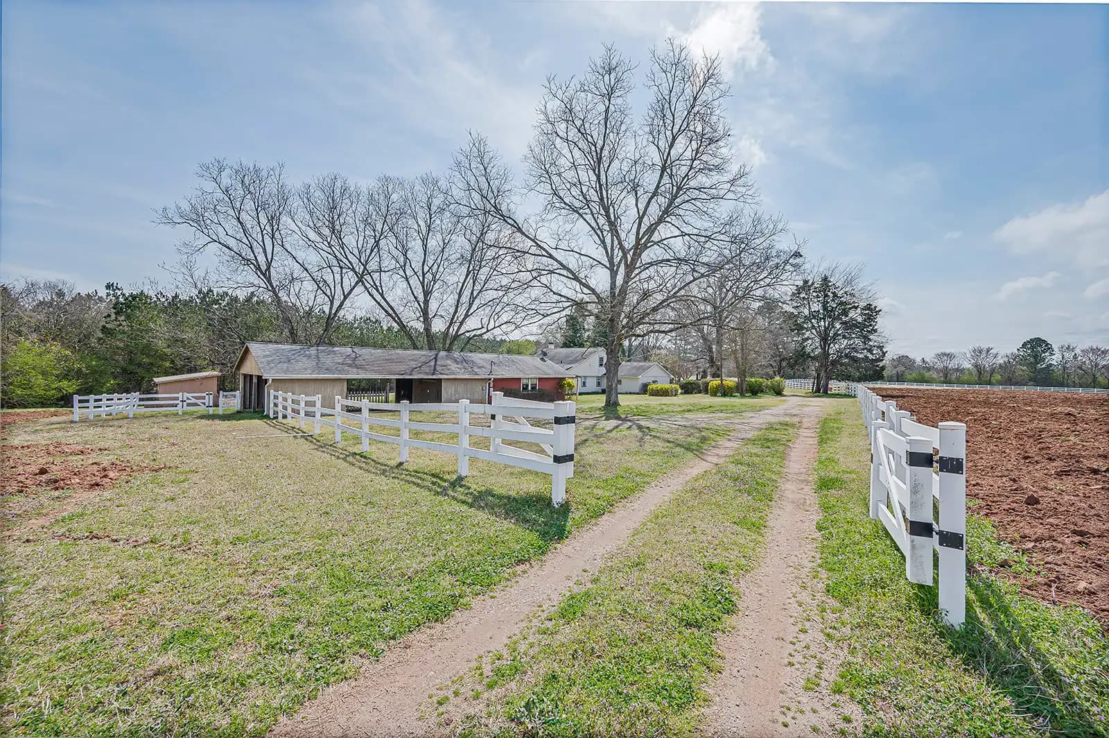 Picturesque Farm Photos Near Lake Oconee in Eatonton, Georgia