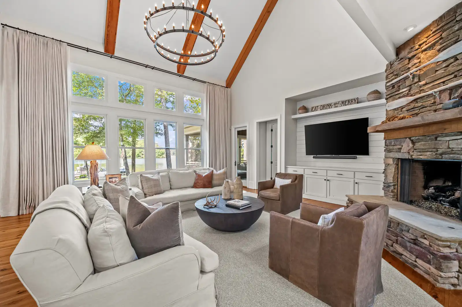 Real Estate Photos - Luxury Lake Home on Lake Oconee, Georgia image 2