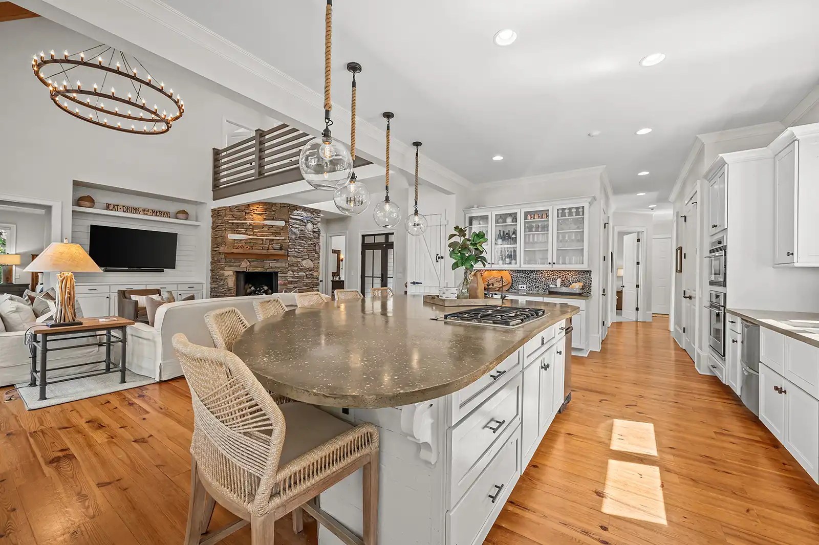 Real Estate Photos - Luxury Lake Home on Lake Oconee, Georgia