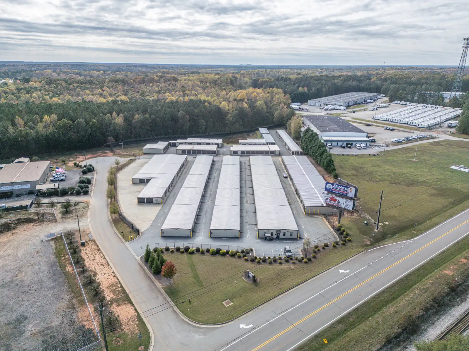 Storage Unit Facility Photos - Atlanta Highway in Bogart, GA image 2
